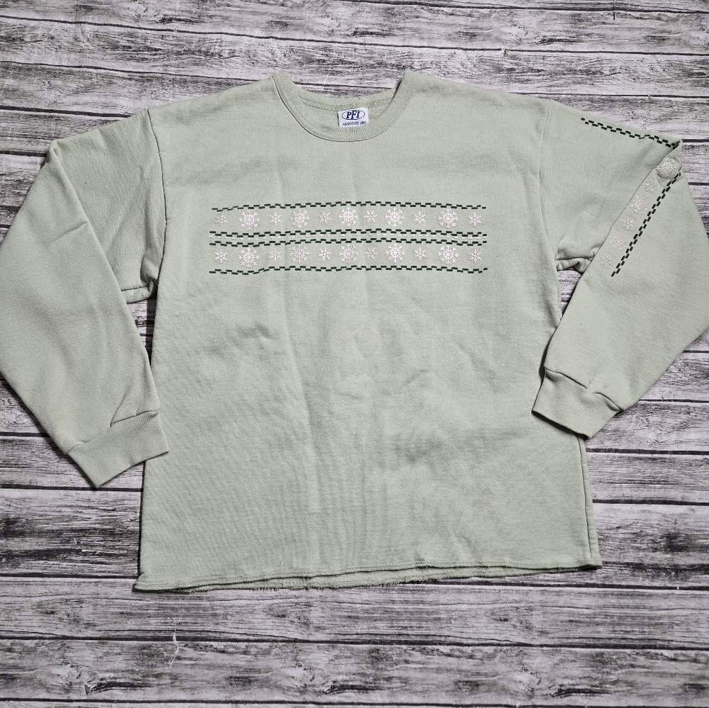 Adult Large Vintage PFI Fashions Green Sweater with Snowflakes Christmas GUC
